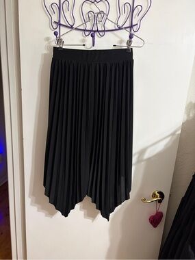 🥳 Large New Mix Black Pleated Asymmetrical Skirt